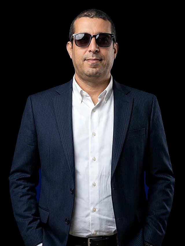 صورة الأستاذ صولي عادل